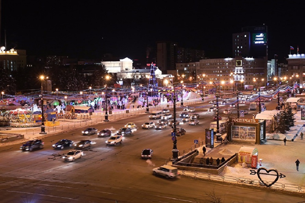Ледовый городок открыли на площади Революции