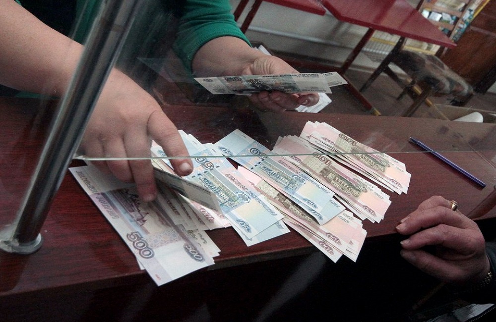 Пять тысяч рублей пенсионерам – деньги уже пришли на челябинскую землю