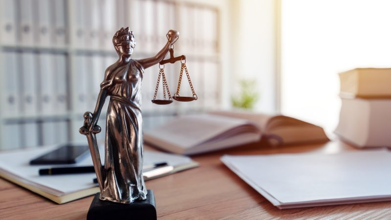 Нужны ли юридические услуги в современном мире