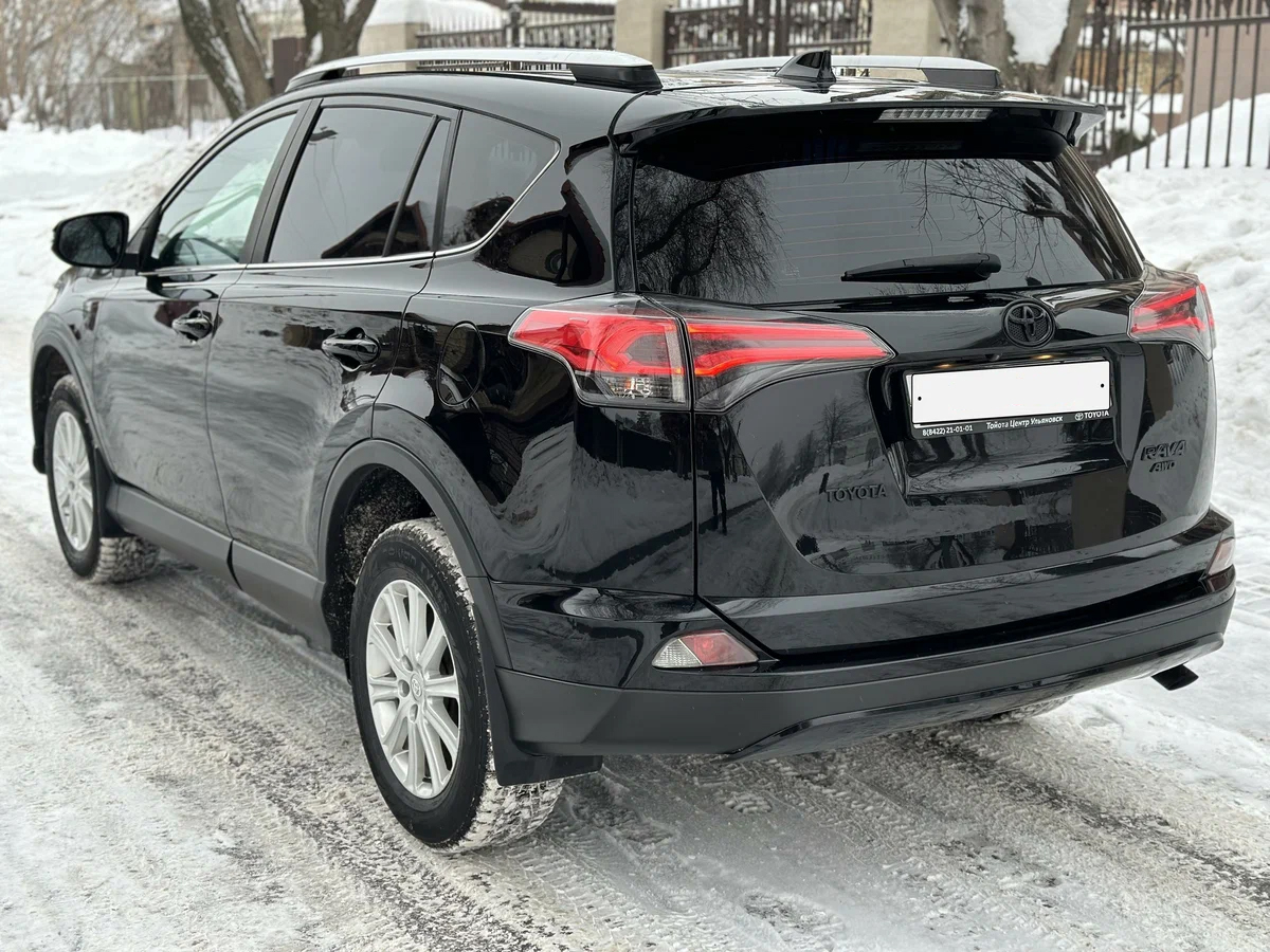 Автомобили Toyota – Надежность, Инновации и Мировое Признание